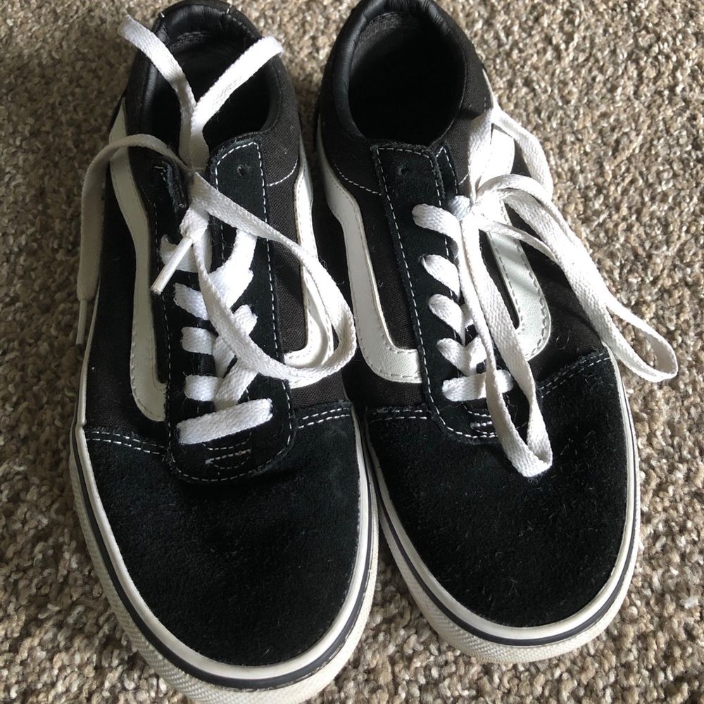 Gently worn size 6 vans!